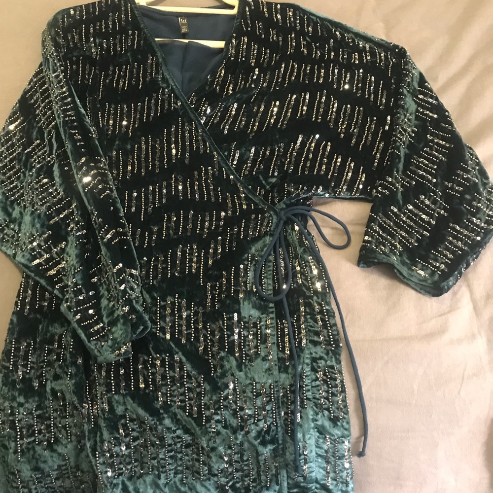 Dress - Picture 2 of 4